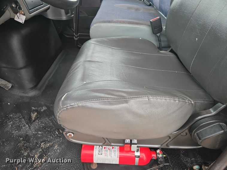 image for item EM7342 2013 International MA035 box truck