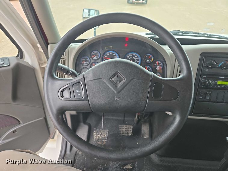 image for item EM7342 2013 International MA035 box truck