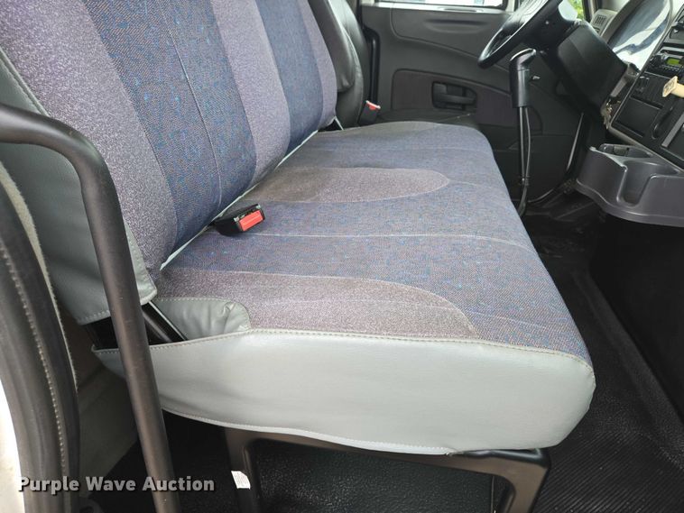 image for item EM7342 2013 International MA035 box truck