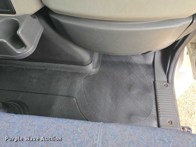 image for item EM7342 2013 International MA035 box truck