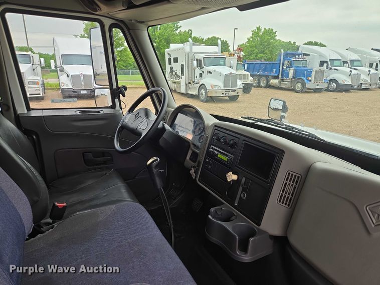 image for item EM7342 2013 International MA035 box truck