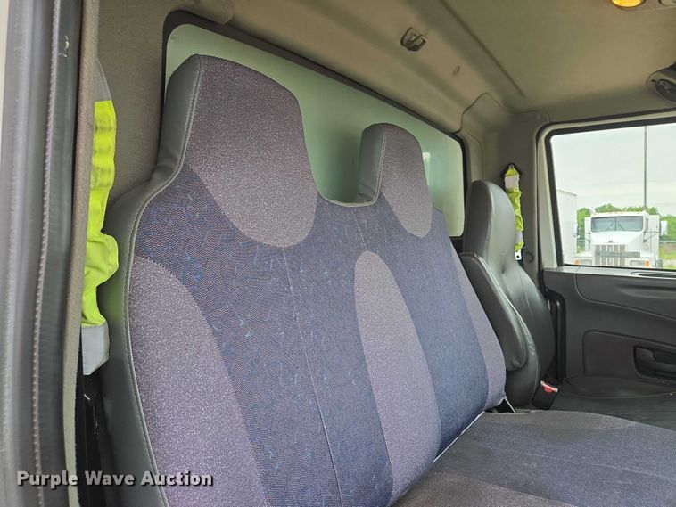 image for item EM7342 2013 International MA035 box truck