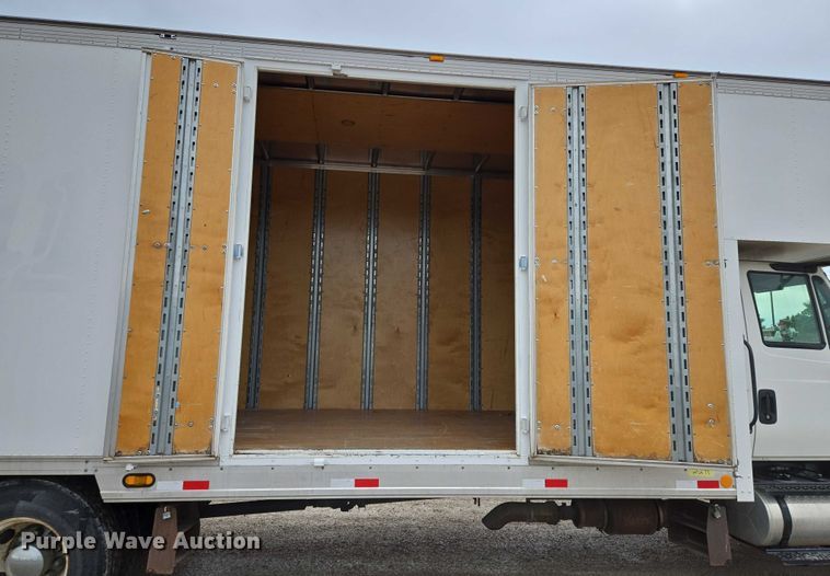 image for item EM7342 2013 International MA035 box truck
