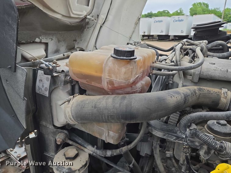 image for item EM7342 2013 International MA035 box truck