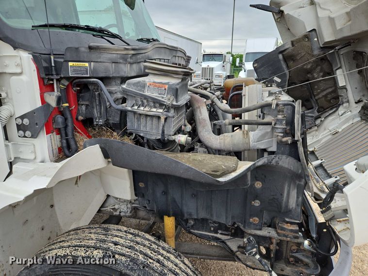 image for item EM7342 2013 International MA035 box truck