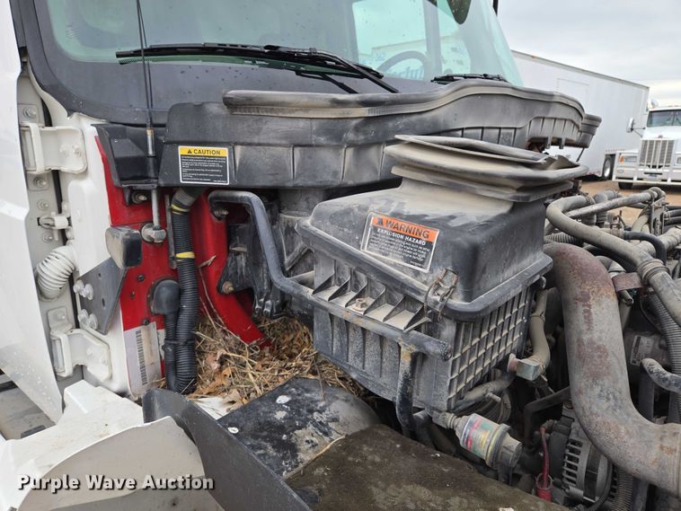 image for item EM7342 2013 International MA035 box truck