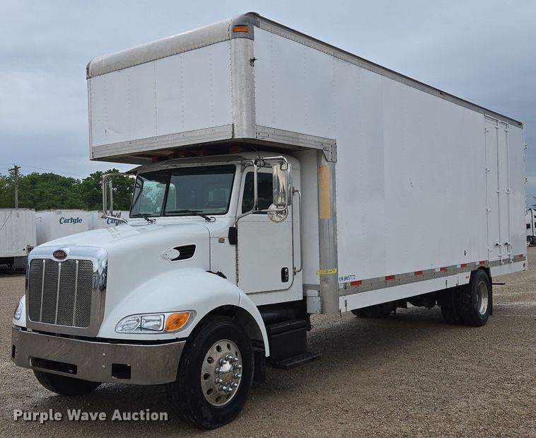 image for item EM7343 2006 Peterbilt 335 box truck