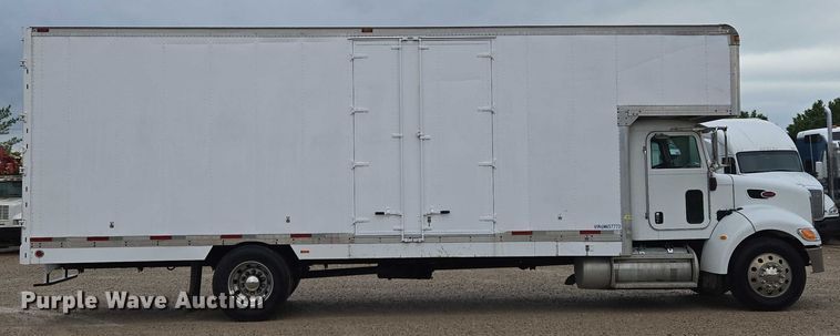 image for item EM7343 2006 Peterbilt 335 box truck