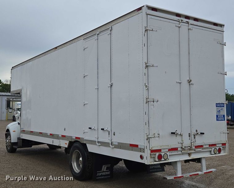 image for item EM7343 2006 Peterbilt 335 box truck