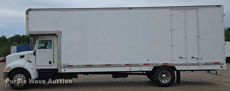 image for item EM7343 2006 Peterbilt 335 box truck