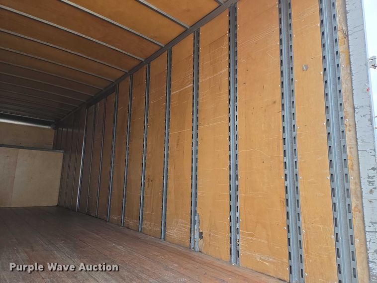 image for item EM7343 2006 Peterbilt 335 box truck