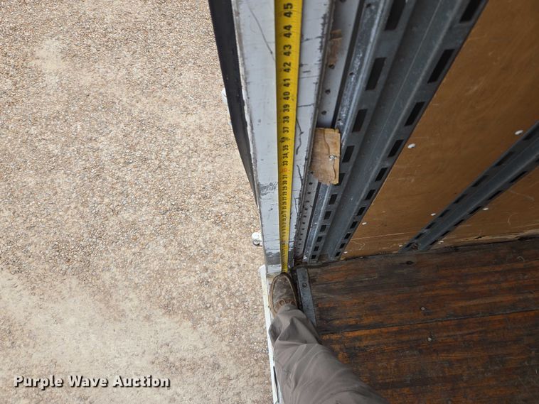 image for item EM7343 2006 Peterbilt 335 box truck