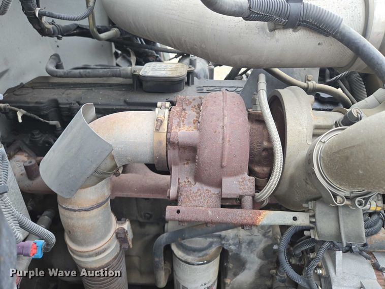 image for item EM7343 2006 Peterbilt 335 box truck