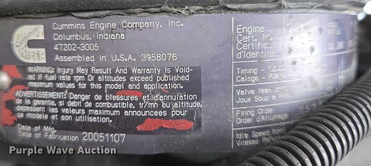 image for item EM7343 2006 Peterbilt 335 box truck