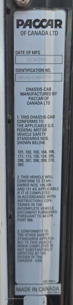 image for item EM7343 2006 Peterbilt 335 box truck