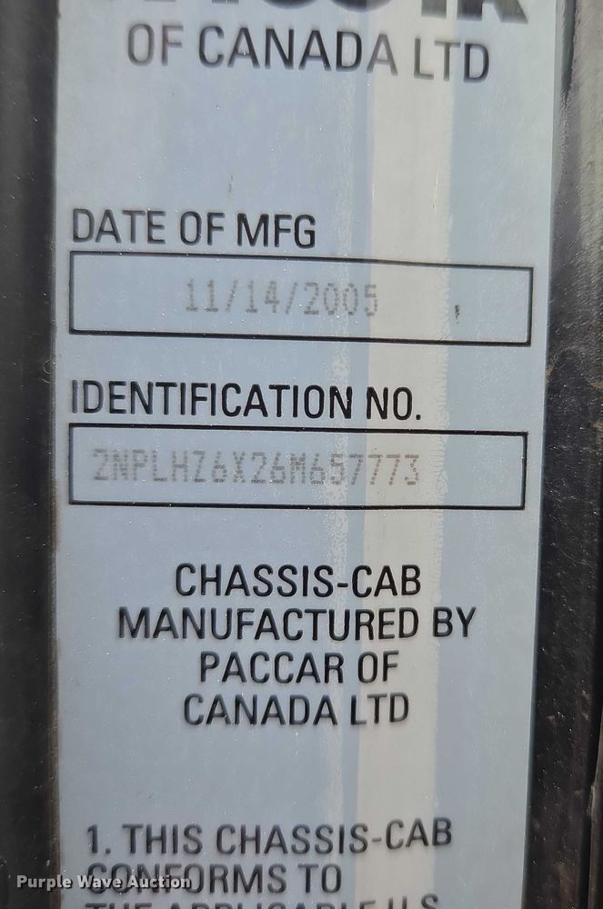 image for item EM7343 2006 Peterbilt 335 box truck