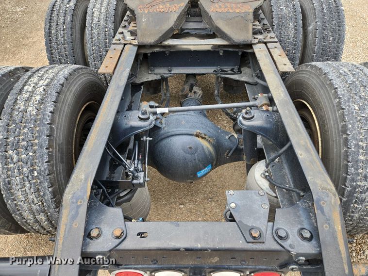 image for item EM7344 2017 Kenworth T680 semi truck