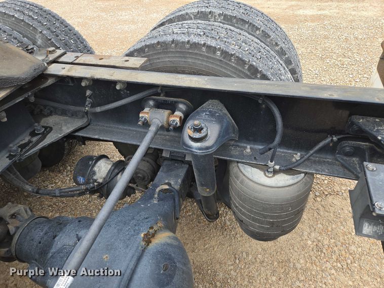 image for item EM7344 2017 Kenworth T680 semi truck