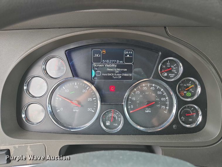 image for item EM7344 2017 Kenworth T680 semi truck