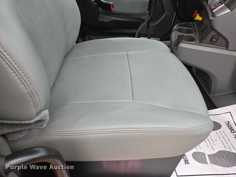 image for item EM7344 2017 Kenworth T680 semi truck