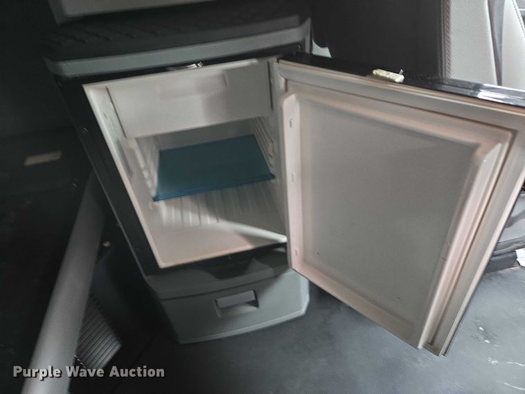 image for item EM7344 2017 Kenworth T680 semi truck