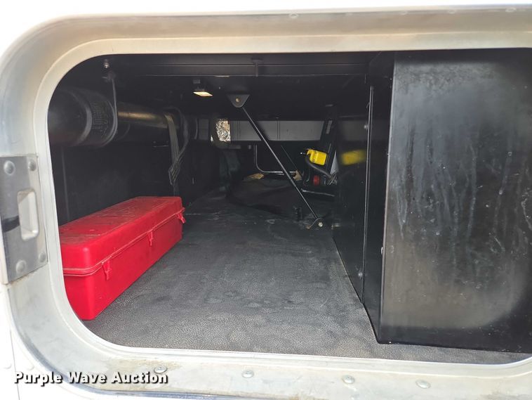 image for item EM7344 2017 Kenworth T680 semi truck