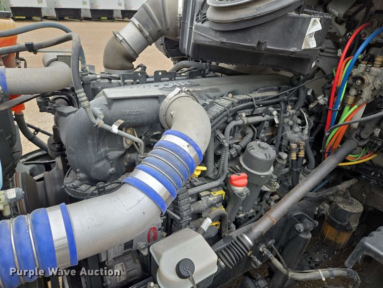 image for item EM7344 2017 Kenworth T680 semi truck