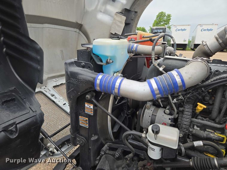 image for item EM7344 2017 Kenworth T680 semi truck