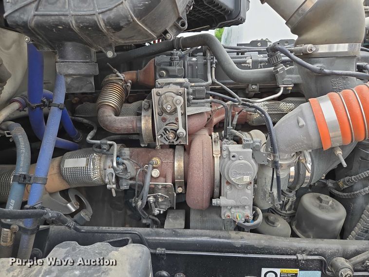 image for item EM7344 2017 Kenworth T680 semi truck