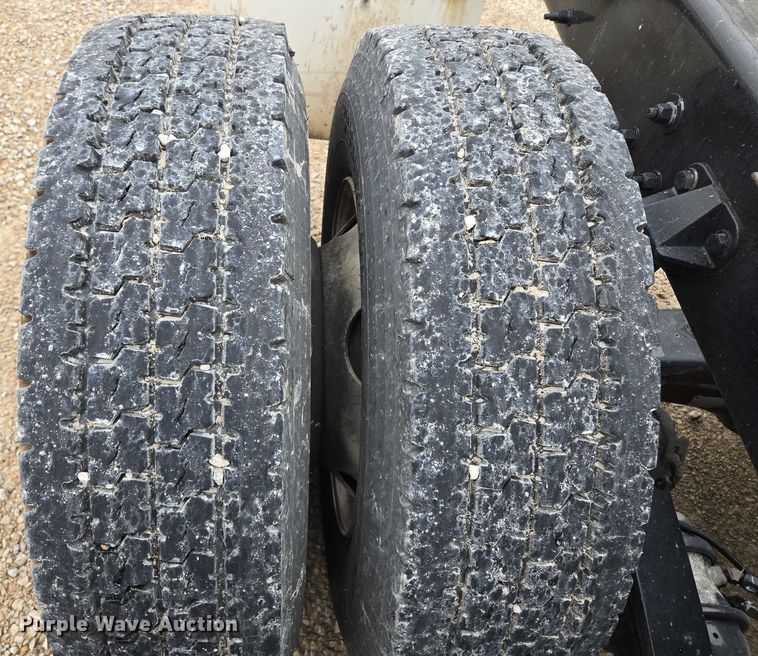 image for item EM7344 2017 Kenworth T680 semi truck