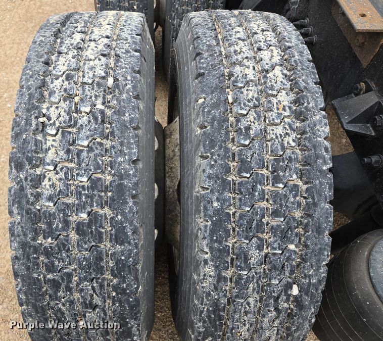 image for item EM7344 2017 Kenworth T680 semi truck