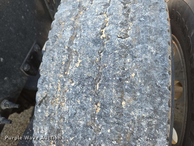 image for item EN8997 2019 Volvo VNL 760 semi truck