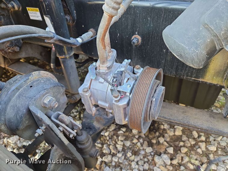 image for item EN8998 2015 Freightliner Cascadia semi truck