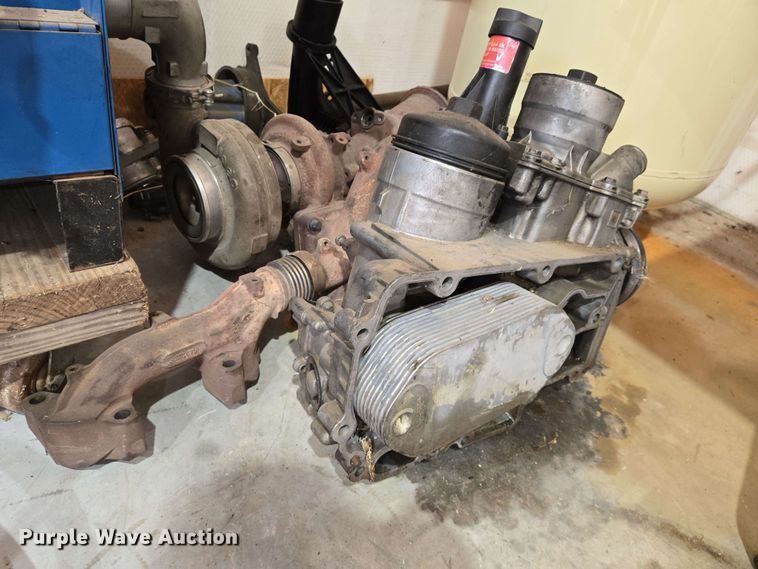 image for item EN8998 2015 Freightliner Cascadia semi truck