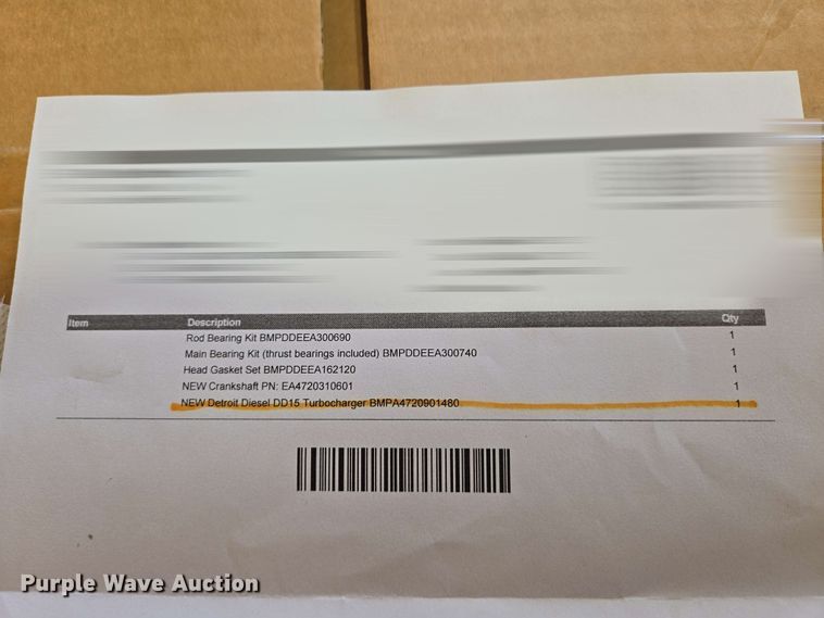 image for item EN8998 2015 Freightliner Cascadia semi truck