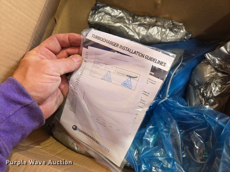 image for item EN8998 2015 Freightliner Cascadia semi truck