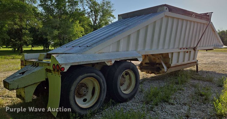 image for item EN8999 2012 Construction Trailer Specialists bottom dump trailer