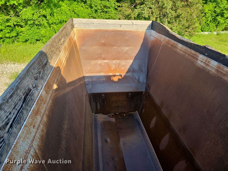 image for item EN8999 2012 Construction Trailer Specialists bottom dump trailer