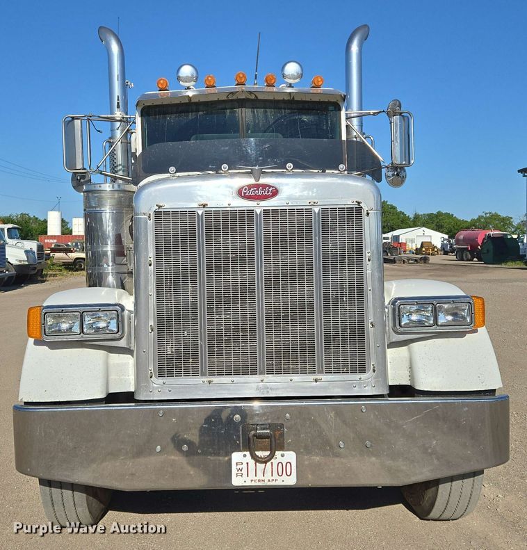 image for item EO0809 1994 Peterbilt 357 semi truck