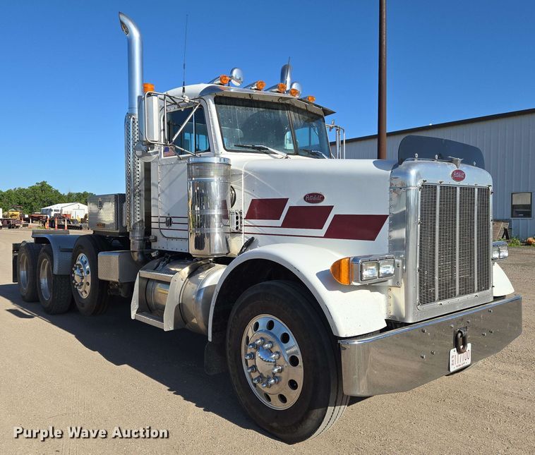 image for item EO0809 1994 Peterbilt 357 semi truck