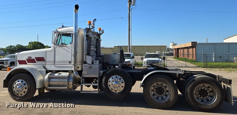 image for item EO0809 1994 Peterbilt 357 semi truck
