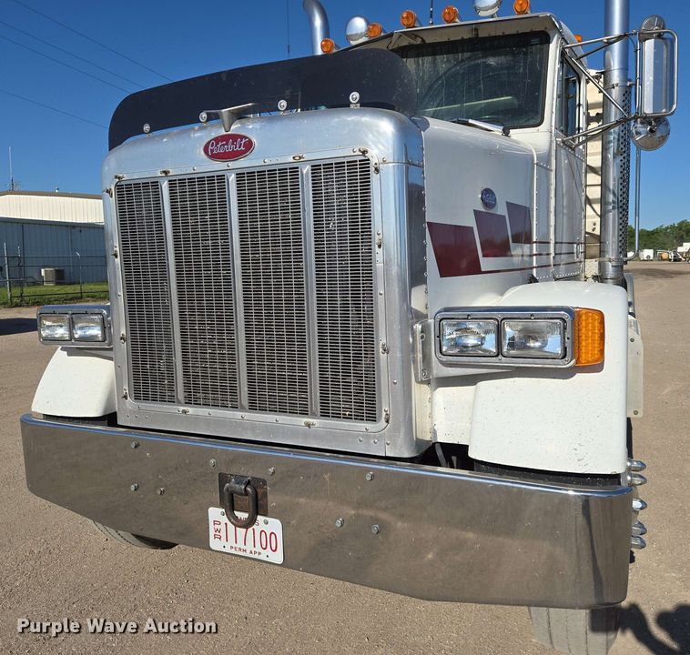 image for item EO0809 1994 Peterbilt 357 semi truck