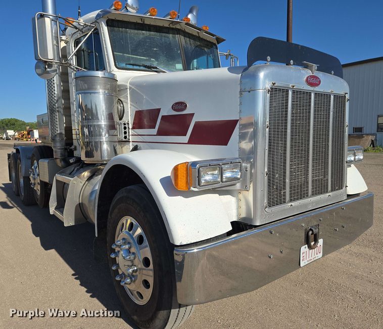 image for item EO0809 1994 Peterbilt 357 semi truck