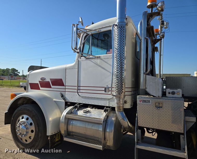 image for item EO0809 1994 Peterbilt 357 semi truck