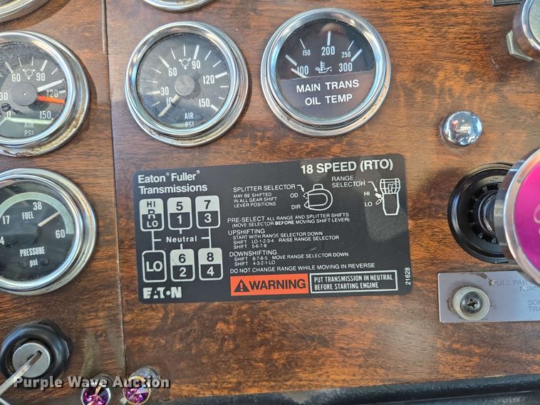 image for item EO0809 1994 Peterbilt 357 semi truck