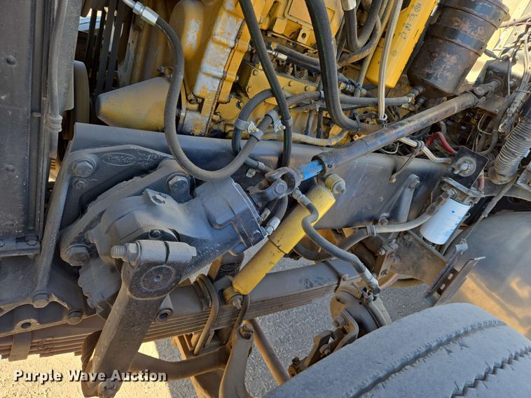 image for item EO0809 1994 Peterbilt 357 semi truck