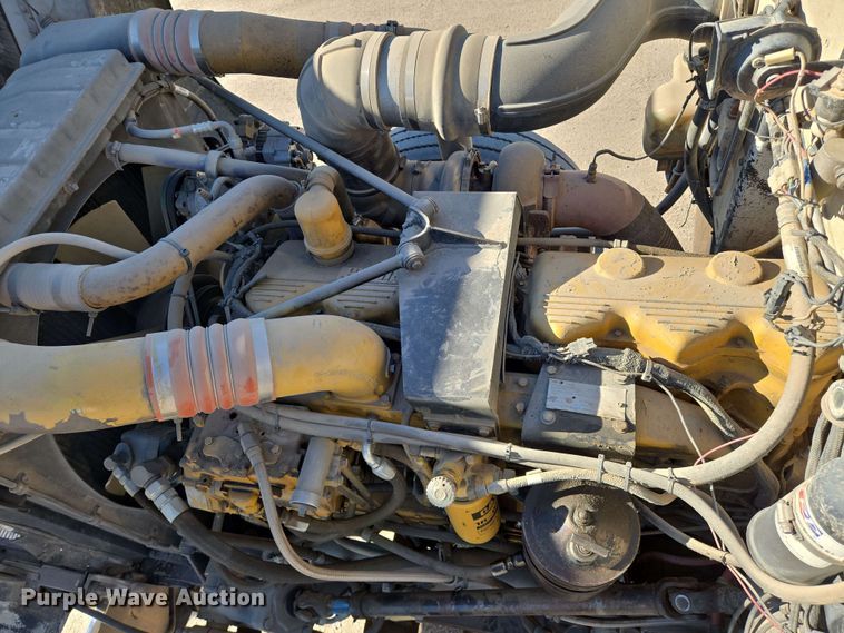 image for item EO0809 1994 Peterbilt 357 semi truck