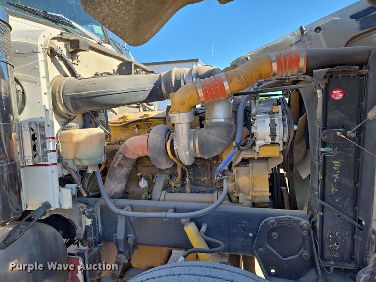 image for item EO0809 1994 Peterbilt 357 semi truck