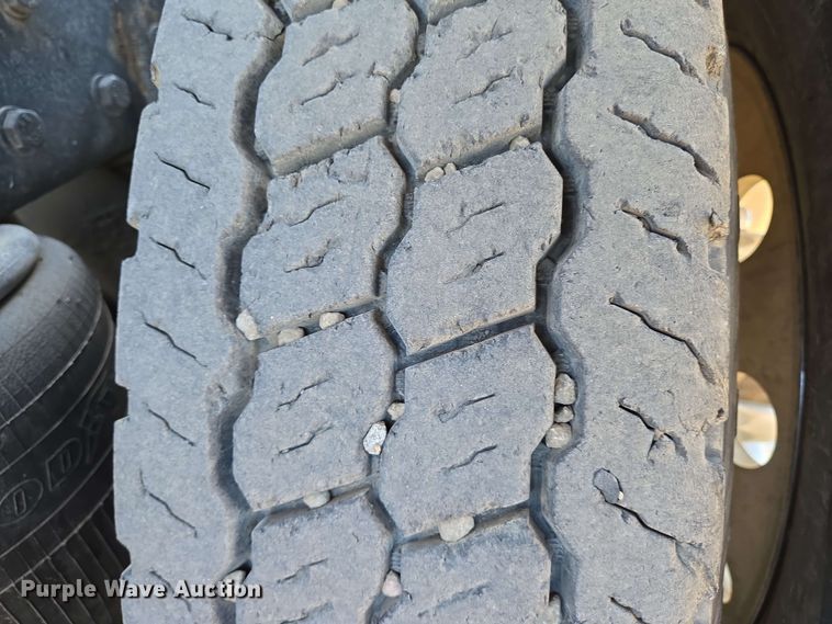 image for item EO0809 1994 Peterbilt 357 semi truck