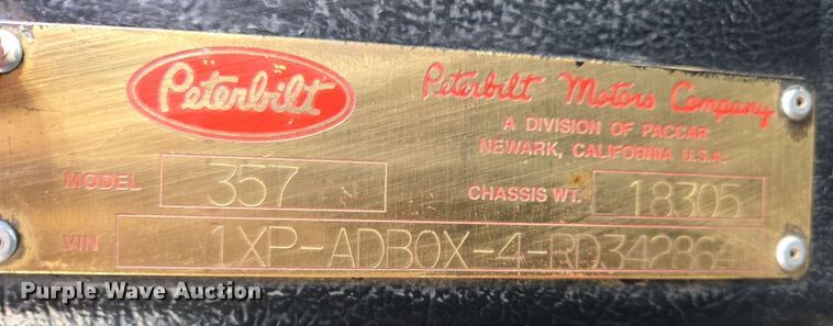 image for item EO0809 1994 Peterbilt 357 semi truck